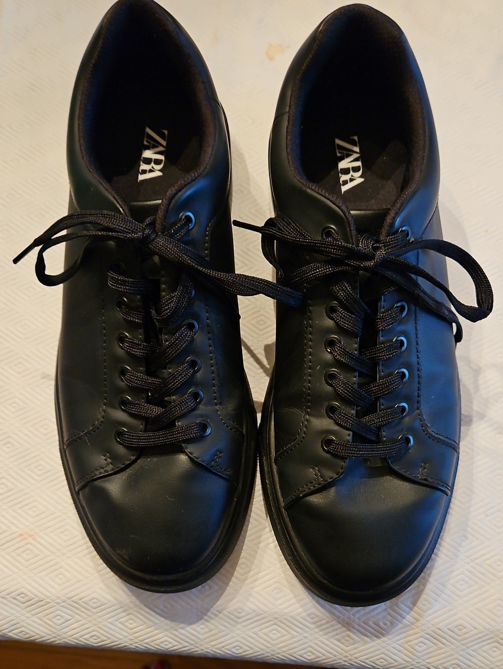 Zara Men’s Black Lace-Up Sneakers